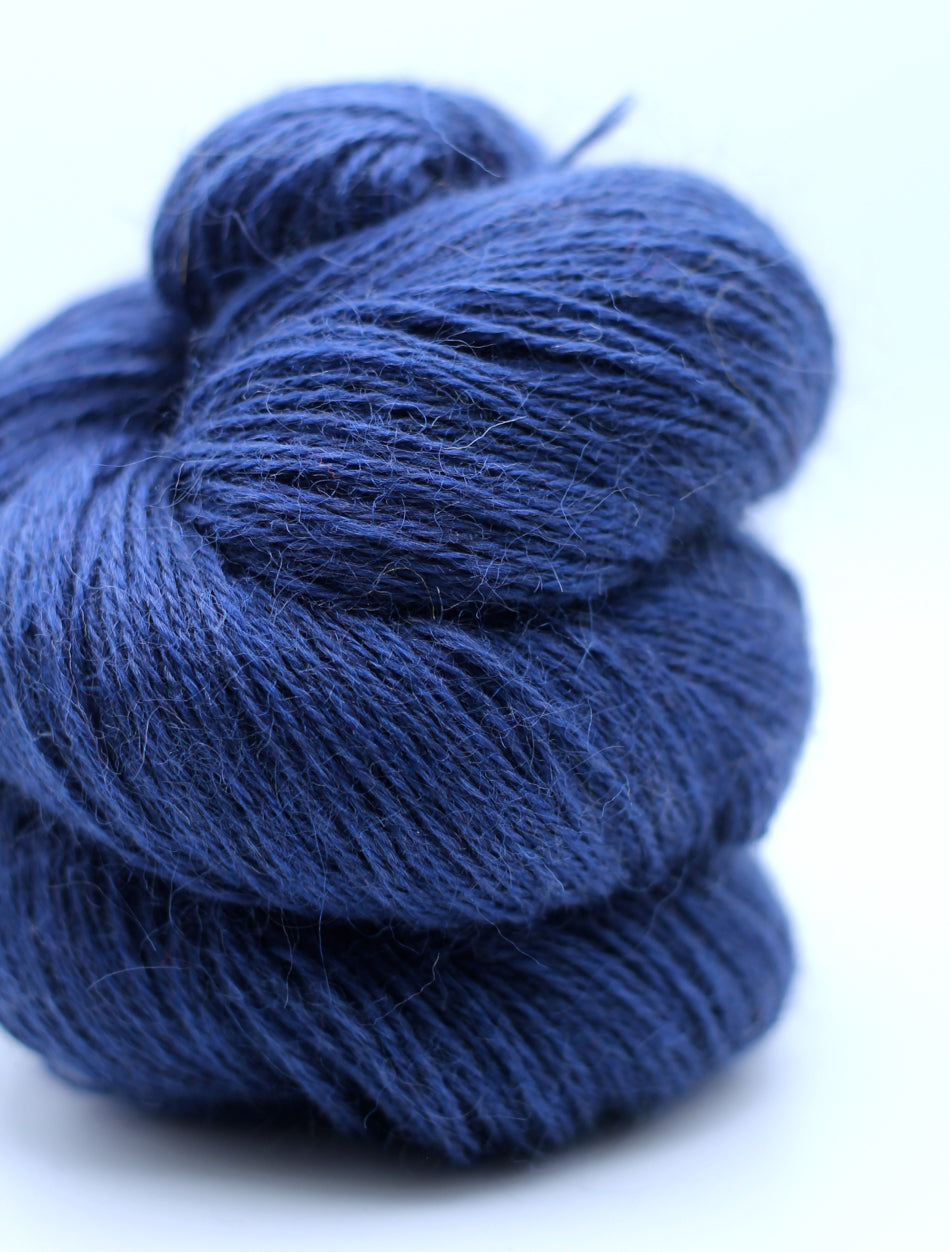 Devonia 4 Ply / Fingering weight 100g 388 meters